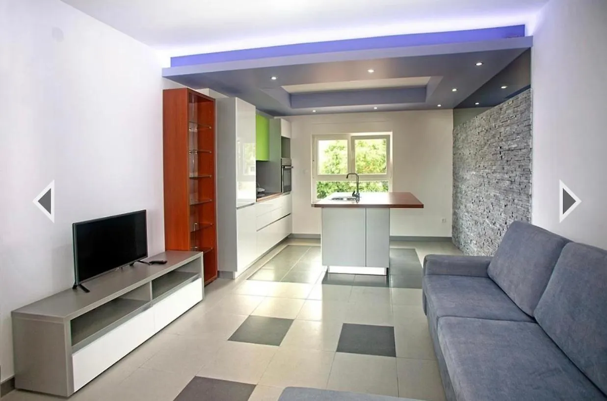 Daska Apartmani Njivice Croatia