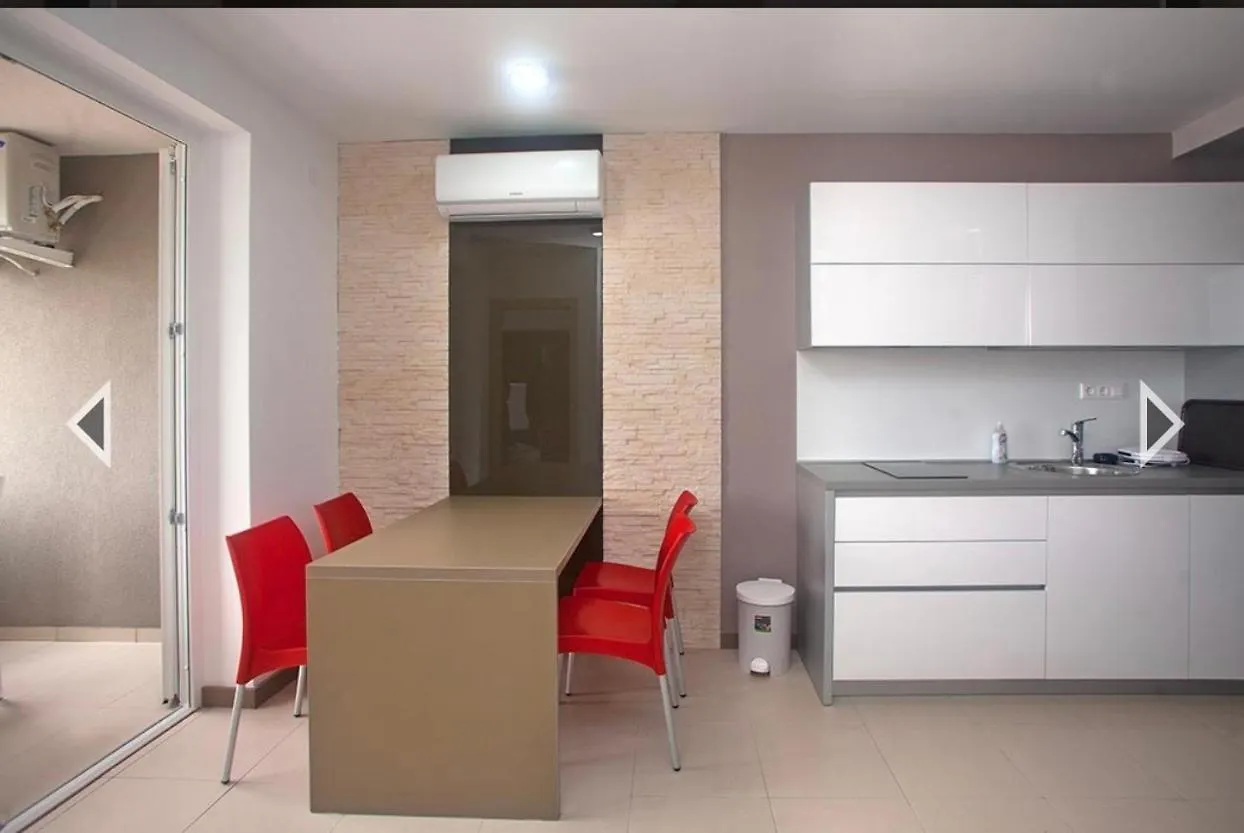 Daska Apartmani Njivice Apartment