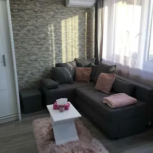 https://rose-central-apartment.hotels-hajduszoboszlo-hungary.com
